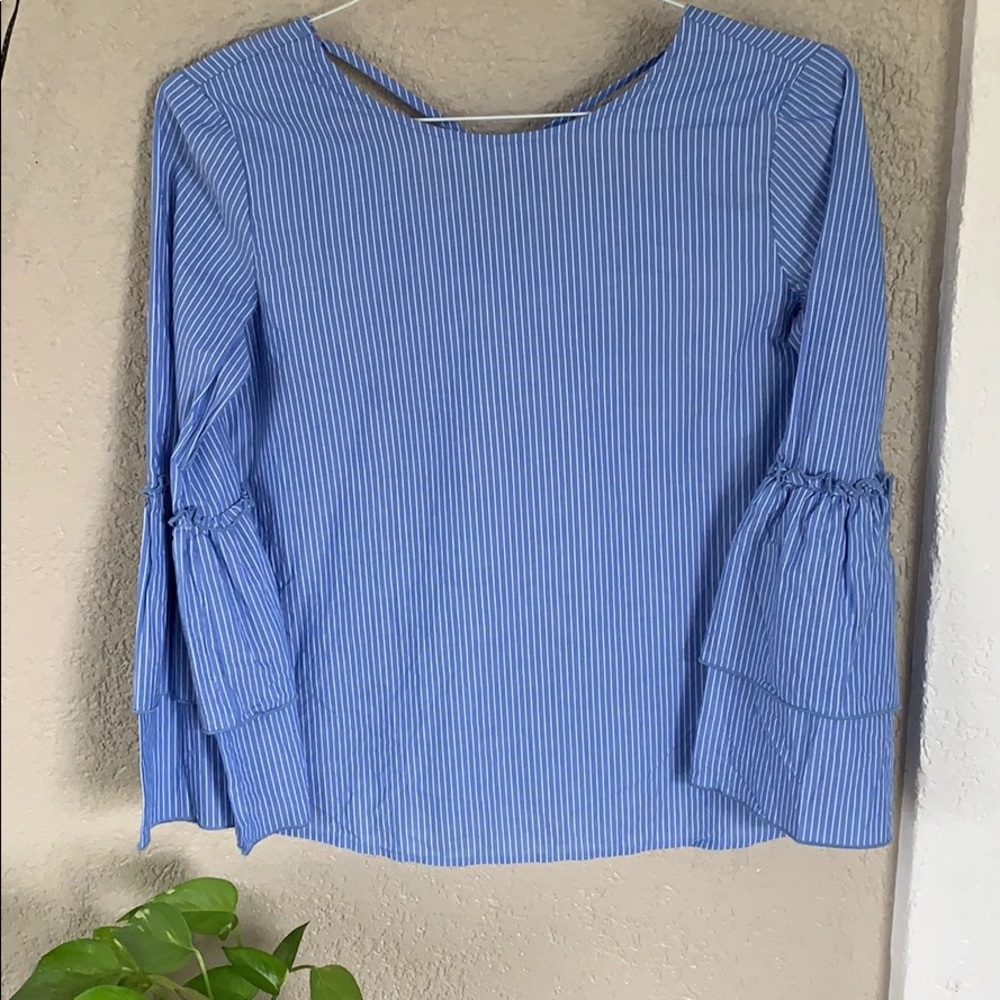 Blue and white stopped shirt